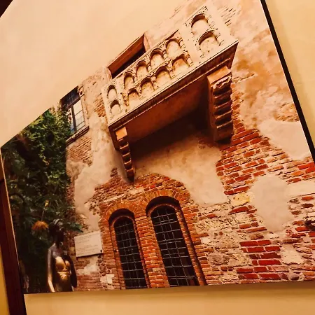 Alexandra Suites *
